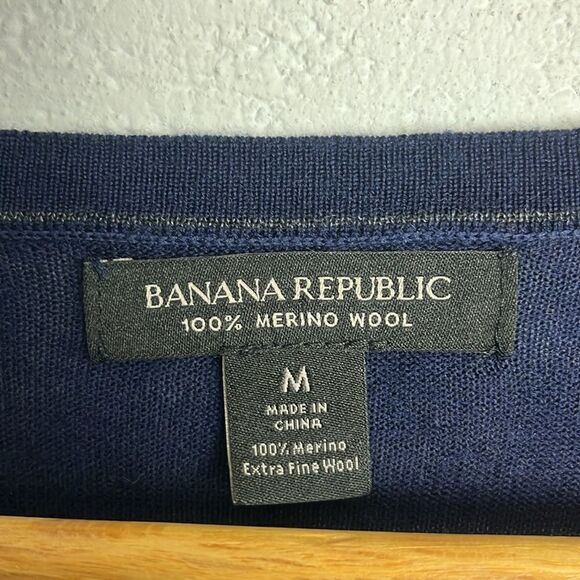 Banana Republic merino wool sweater - Picture 2 of 6
